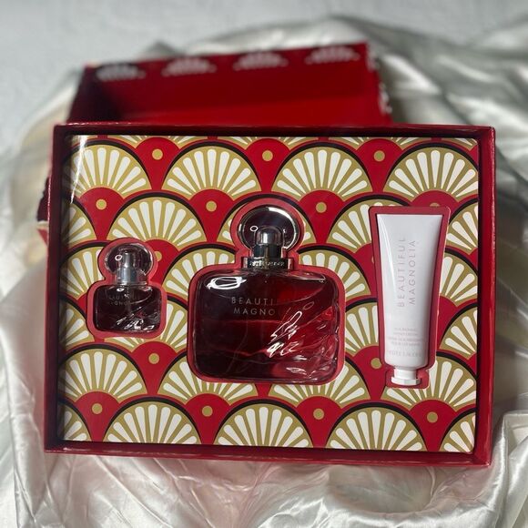 Estée Lauder beautiful Magnolia 1.7oz in 3 pieces set - Picture 2 of 16